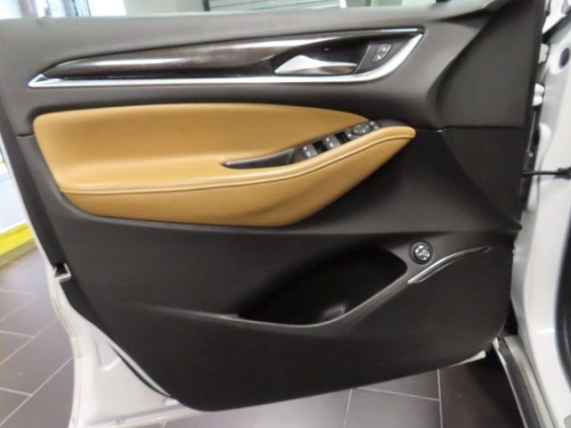 Used 2018 Buick Enclave Essence image 11