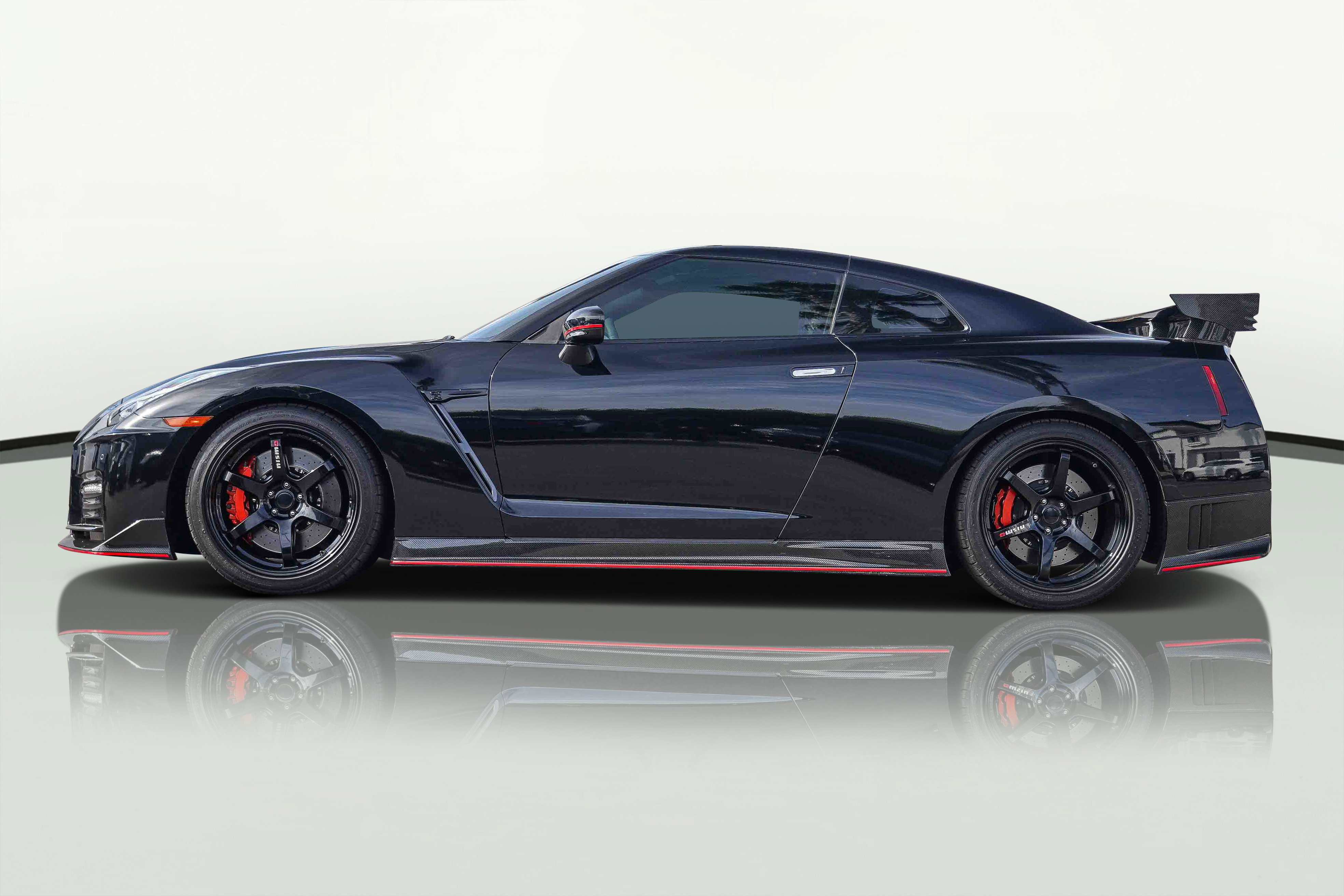 Used 2018 Nissan GT-R NISMO image 47