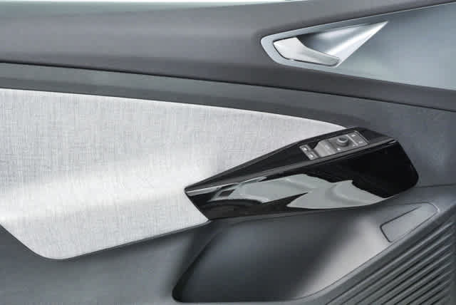 Used 2025 Volkswagen ID.4 Pro RWD image 9