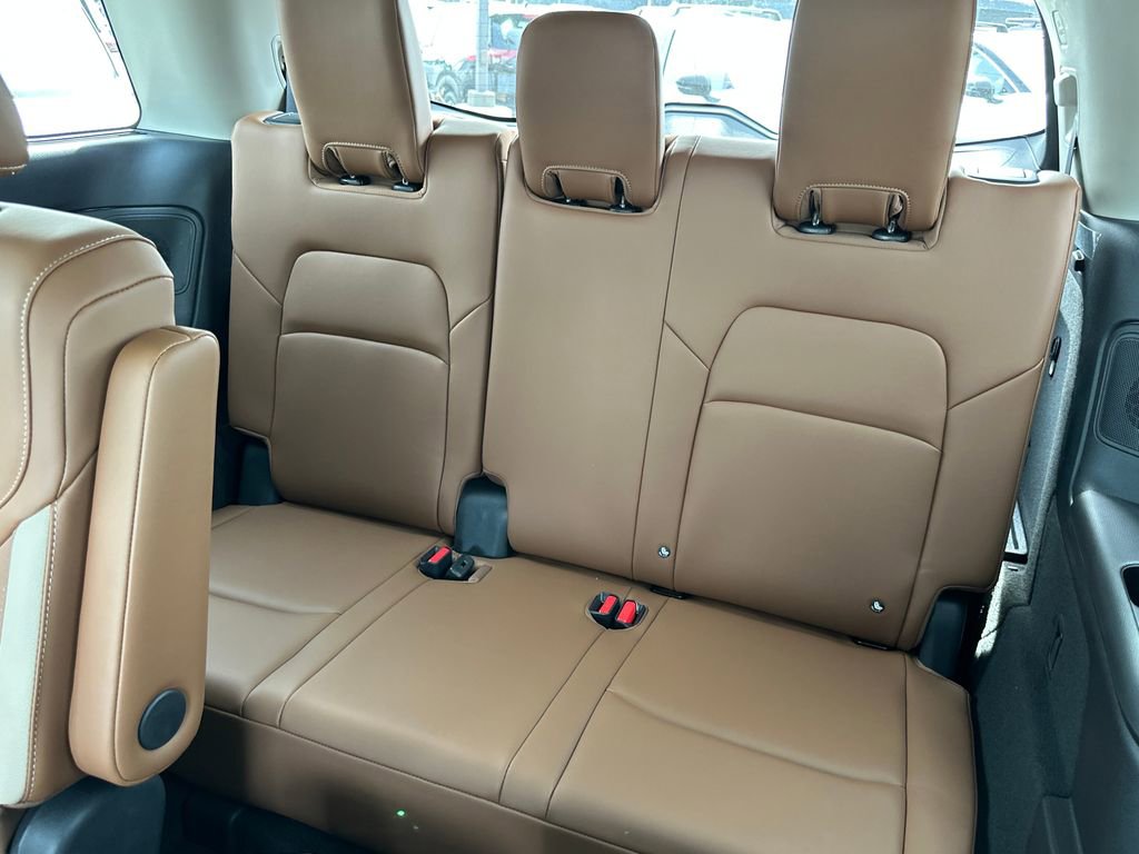 New 2026 Nissan Pathfinder Platinum AWD/4WD image 18
