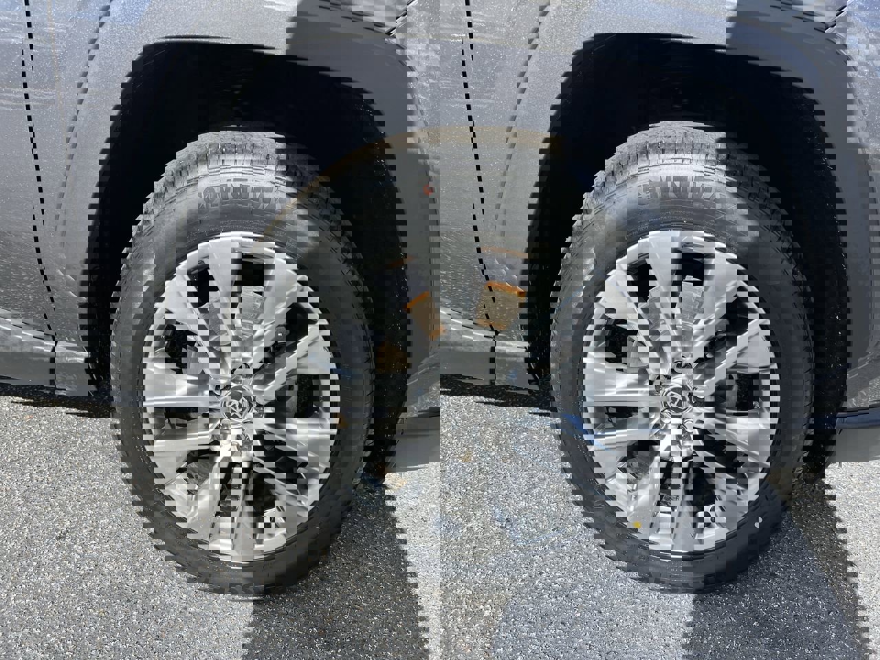 Used 2023 Toyota RAV4 XLE Premium image 13