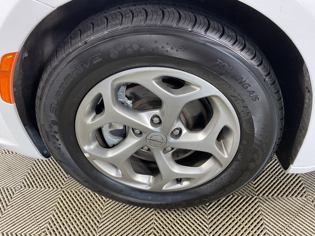 Used 2023 Chrysler Pacifica Limited image 5