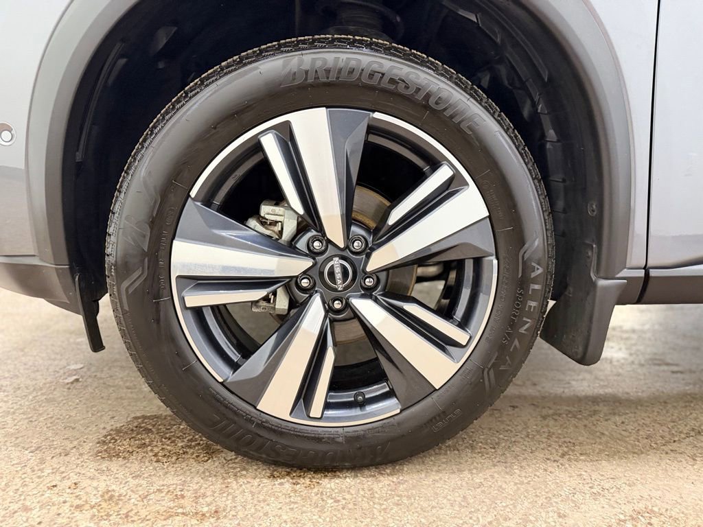 Used 2023 Nissan Rogue SL w/ SL Premium Package image 23