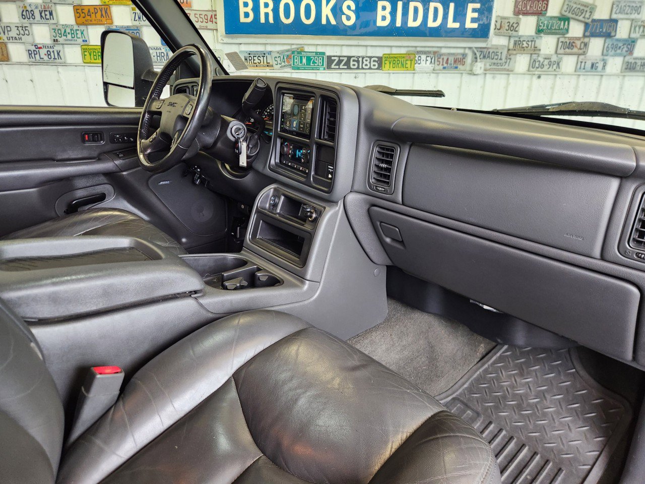 Used 2007 GMC Sierra 2500 SLT w/ Heavy-Duty Power Package image 2