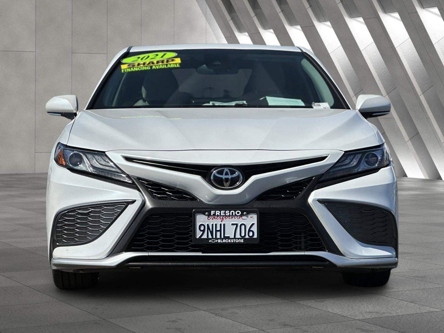 Used 2021 Toyota Camry XSE FWD image 9