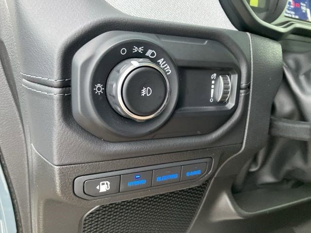 Certified 2025 Jeep Wrangler Sahara w/ Safety Group image 17