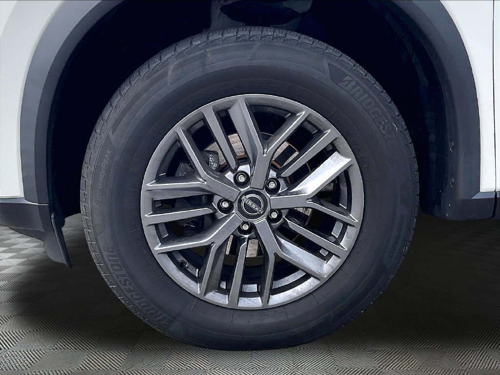 Used 2023 Nissan Rogue S AWD/4WD image 7