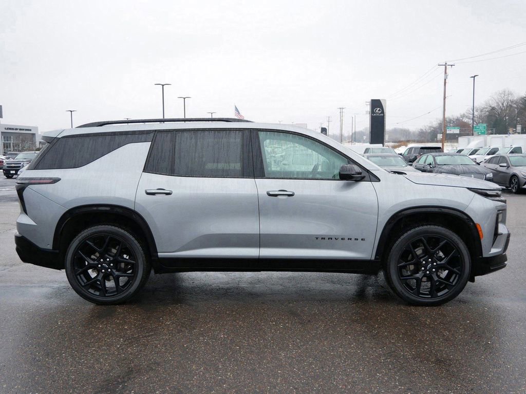 Used 2024 Chevrolet Traverse RS w/ LPO, Floor Liner Package image 8
