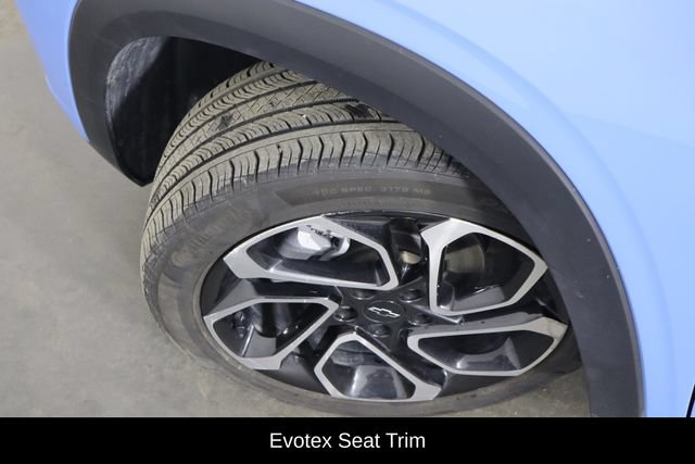 Used 2024 Chevrolet Trax RS w/ Sunroof Package FWD image 34