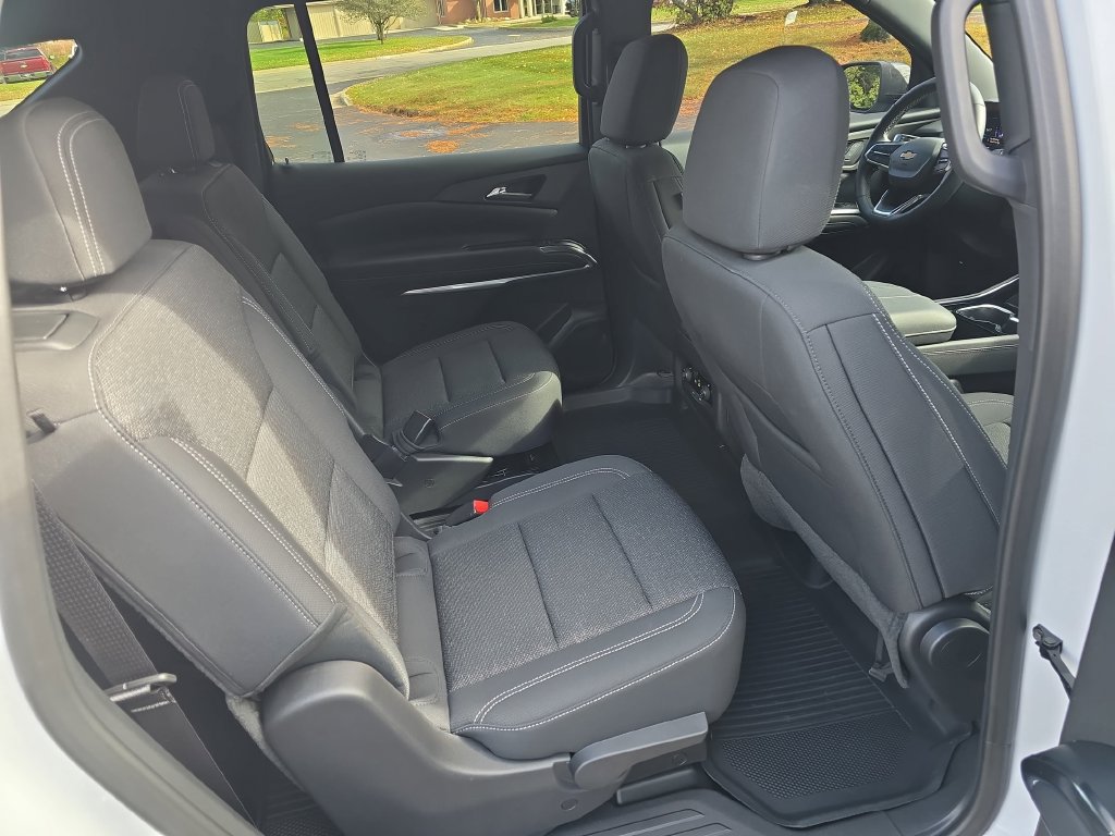 Used 2025 Chevrolet Traverse LT w/ LPO, Floor Liner Package AWD/4WD image 12