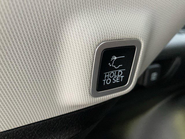 Certified 2023 Jeep Grand Cherokee Laredo w/ Luxury Tech Group I image 25