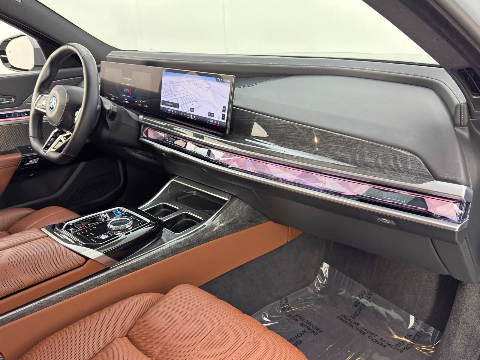 Used 2024 BMW i7 xDrive60 w/ Premium Package image 15