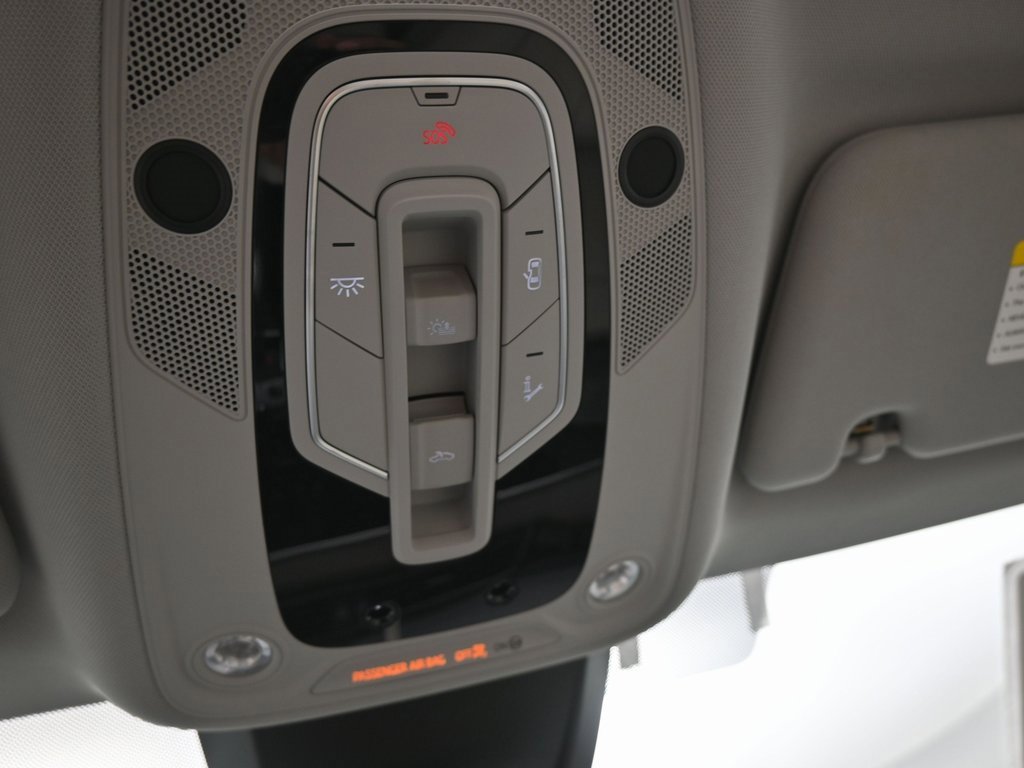 Used 2024 Audi Q8 e-tron Premium image 26