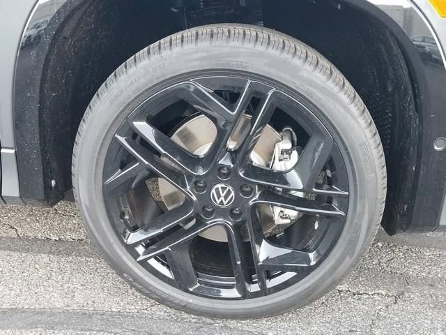 New 2026 Volkswagen Tiguan SE R-Line AWD/4WD image 15