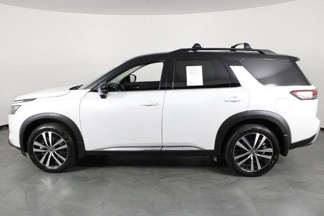 Certified 2025 Nissan Pathfinder Platinum w/ Cargo Package FWD image 14