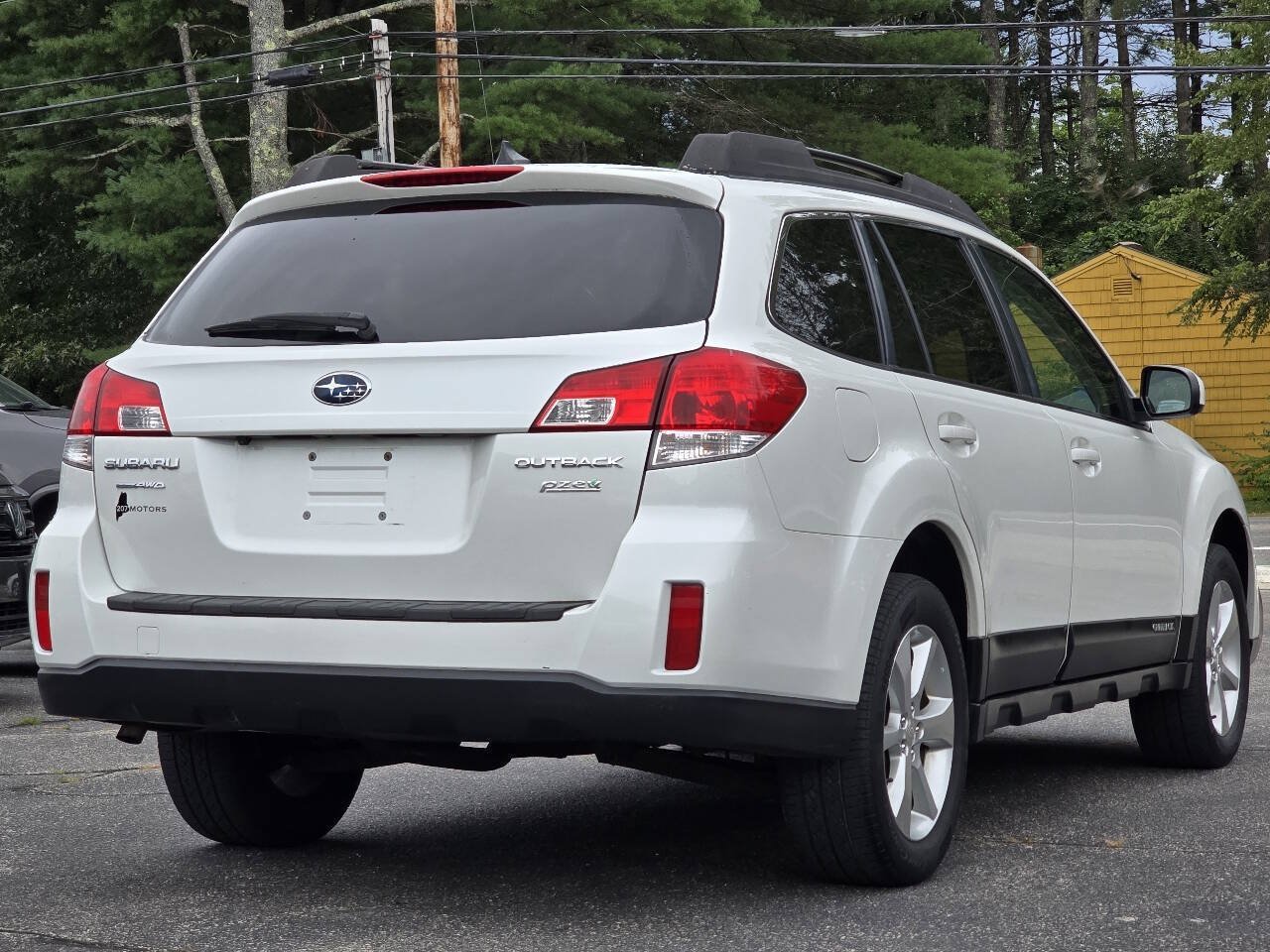 Used 2014 Subaru Outback 2.5i Limited w/ Moonroof Package AWD/4WD image 8