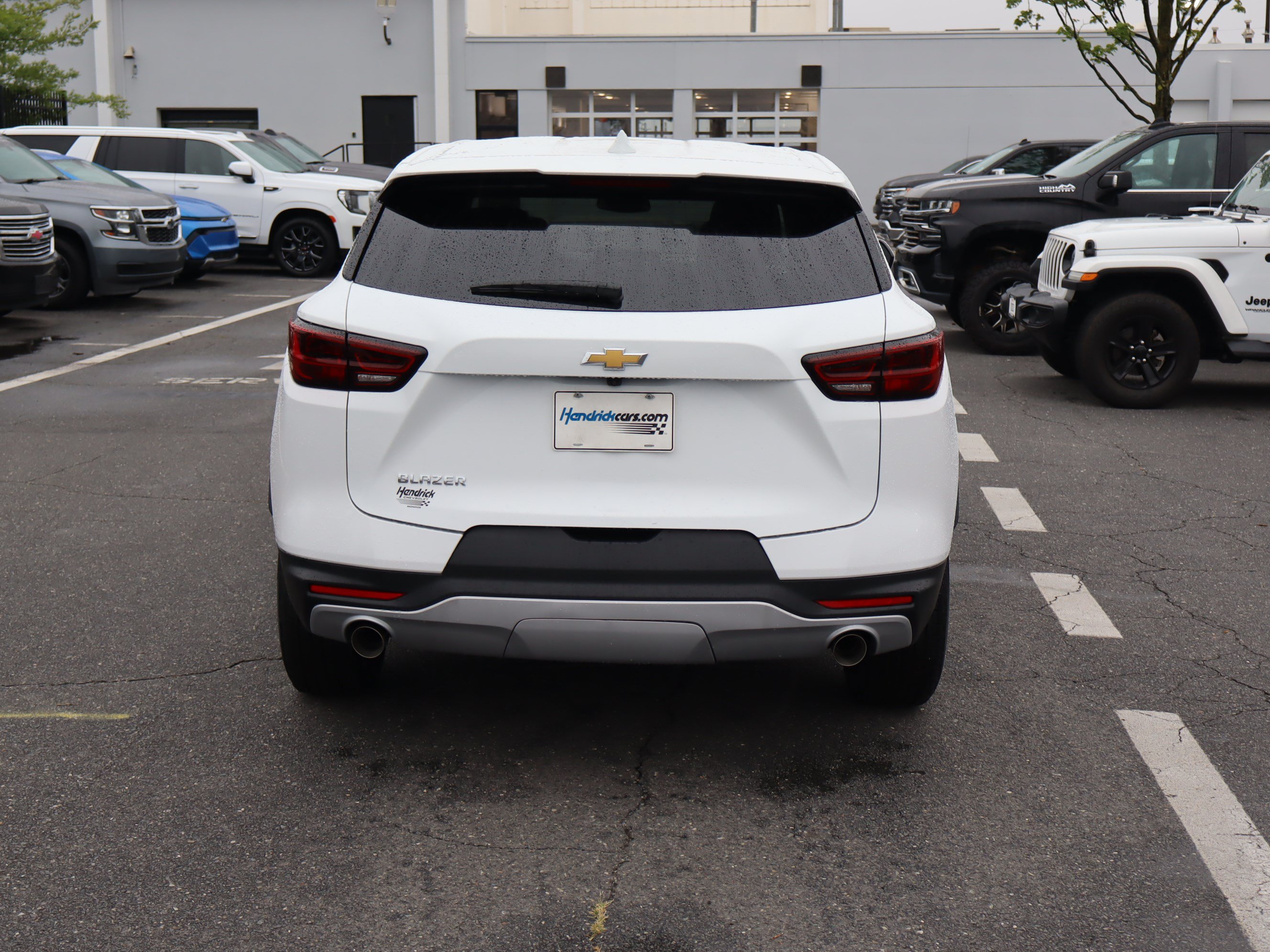 Used 2025 Chevrolet Blazer LT FWD image 9