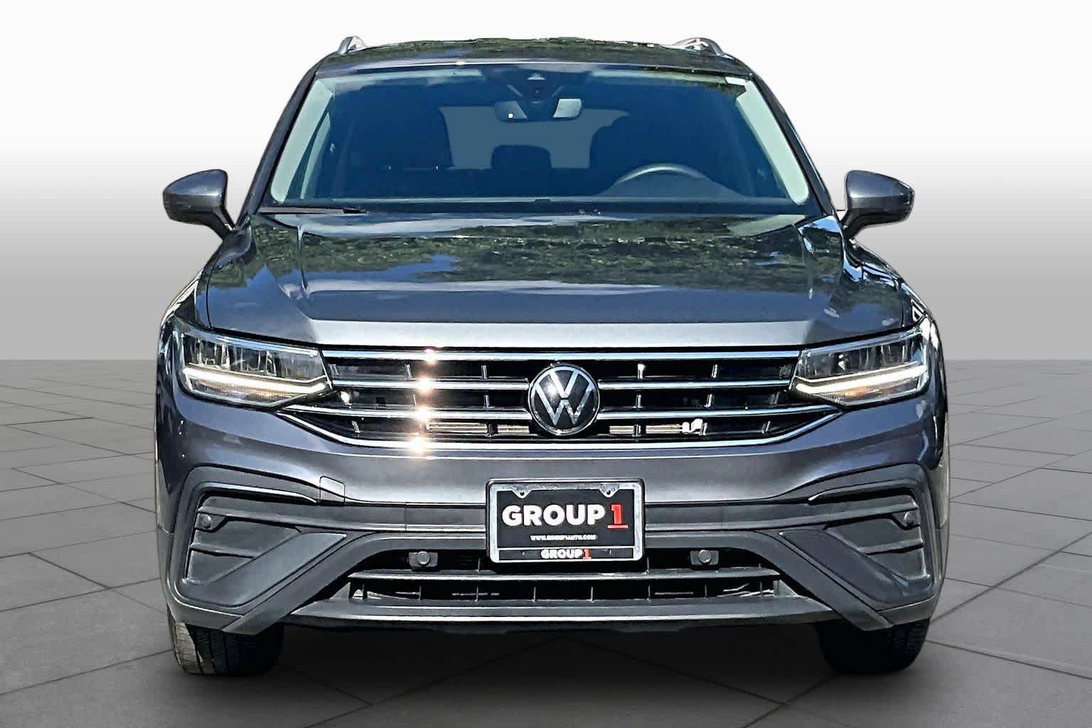 Used 2024 Volkswagen Tiguan SE FWD image 4