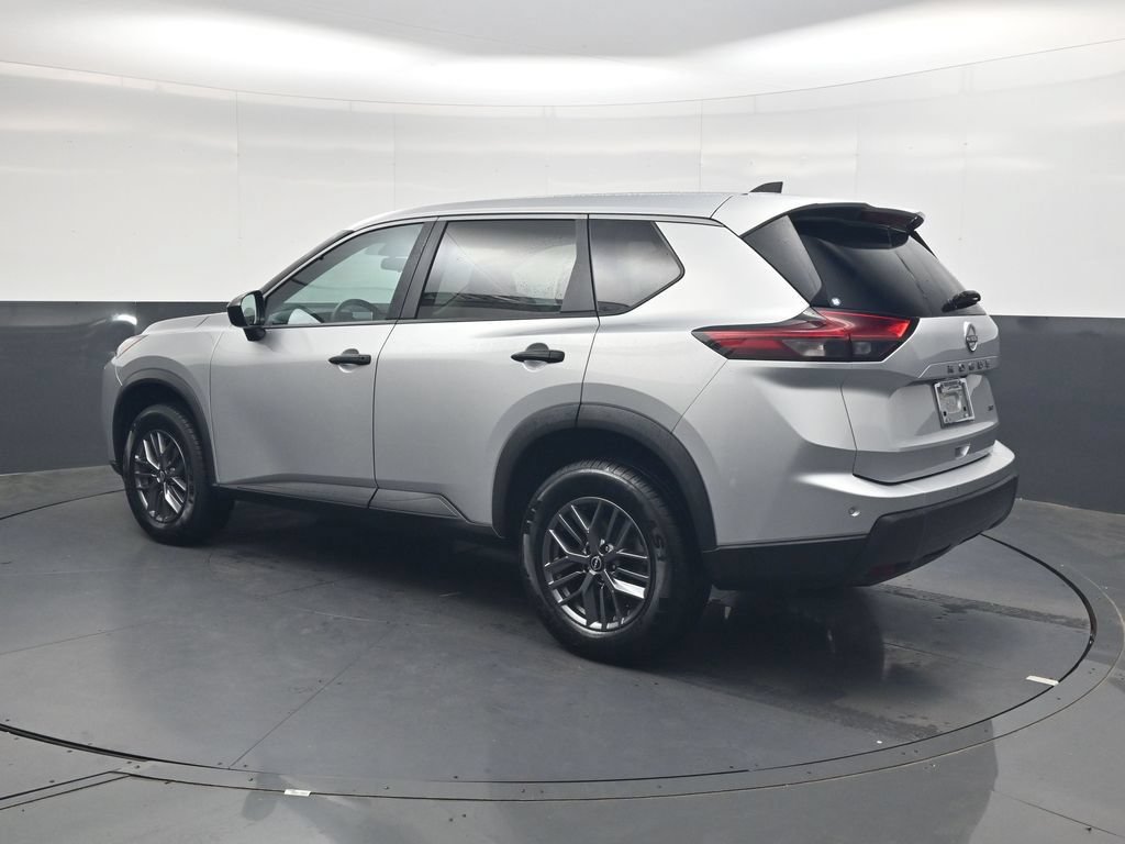 Used 2024 Nissan Rogue S AWD/4WD image 6