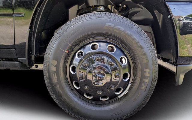 New 2026 RAM 3500 Laramie AWD/4WD image 10