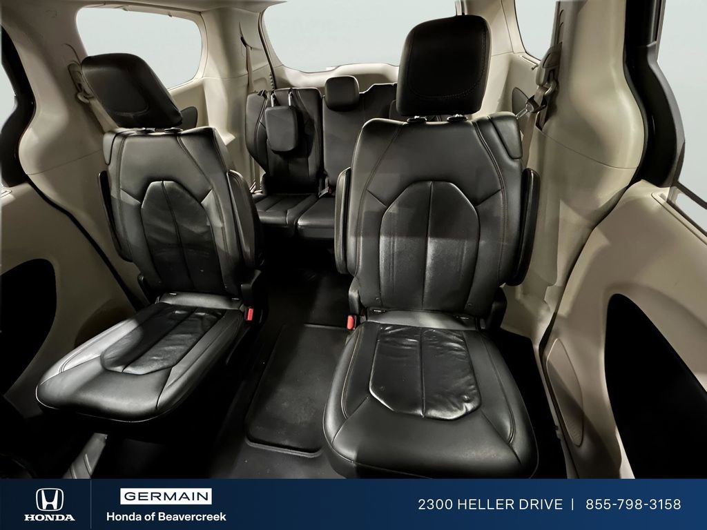 Used 2017 Chrysler Pacifica Touring-L image 24