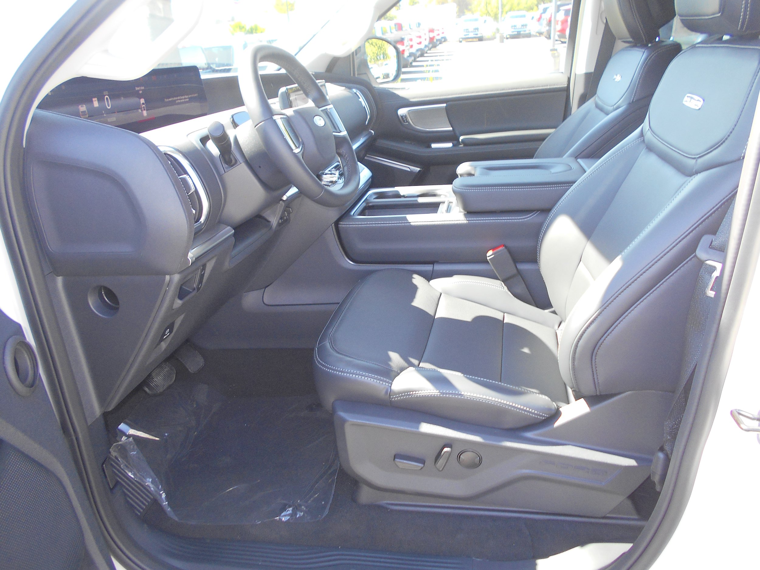 New 2027 Ford Expedition Max Platinum w/ Driver's Package RWD image 2