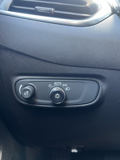 Used 2023 Chevrolet Equinox LT image 29