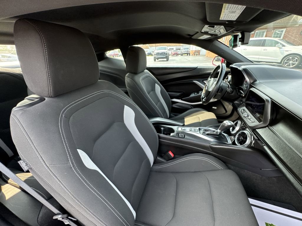 Used 2021 Chevrolet Camaro LT w/ Technology Package RWD image 24