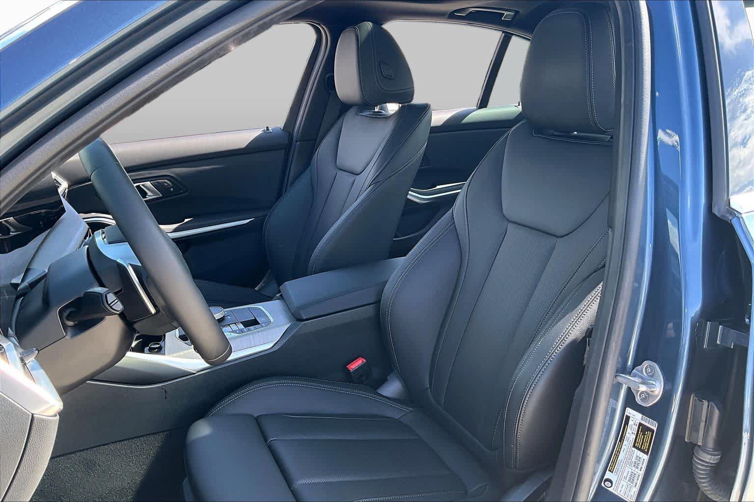 Used 2025 BMW 330i Sedan RWD image 7
