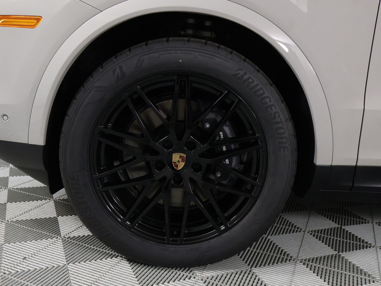 New 2026 Porsche Cayenne Coupe AWD/4WD image 17
