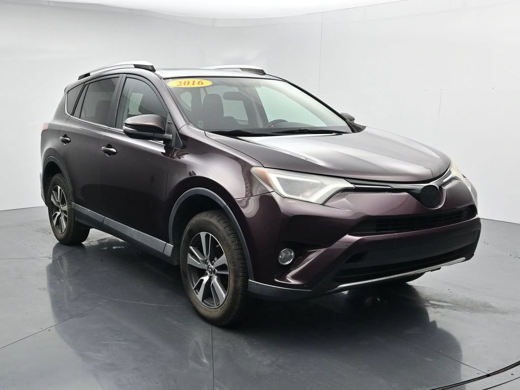 Used 2016 Toyota RAV4 XLE FWD image 2
