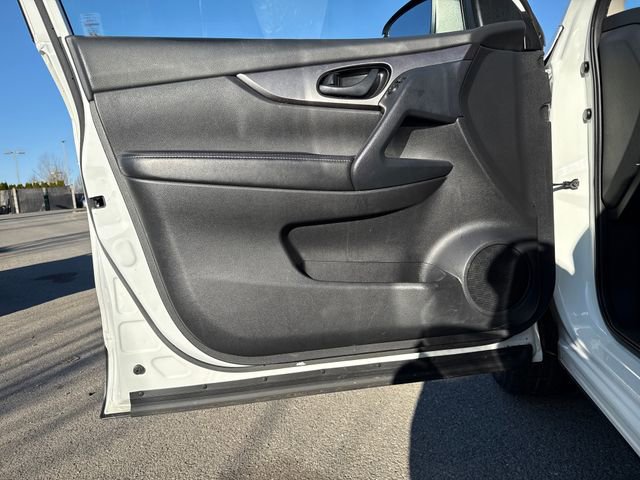 Used 2021 Nissan Rogue Sport S image 16