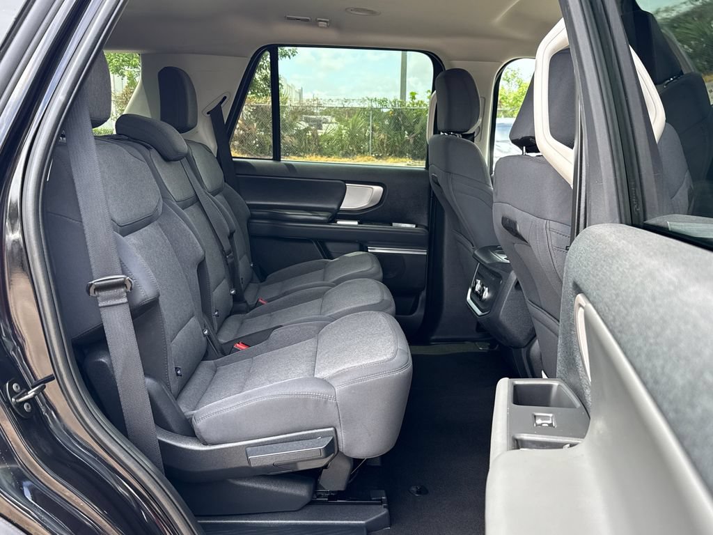 Used 2025 Ford Expedition Active RWD image 30