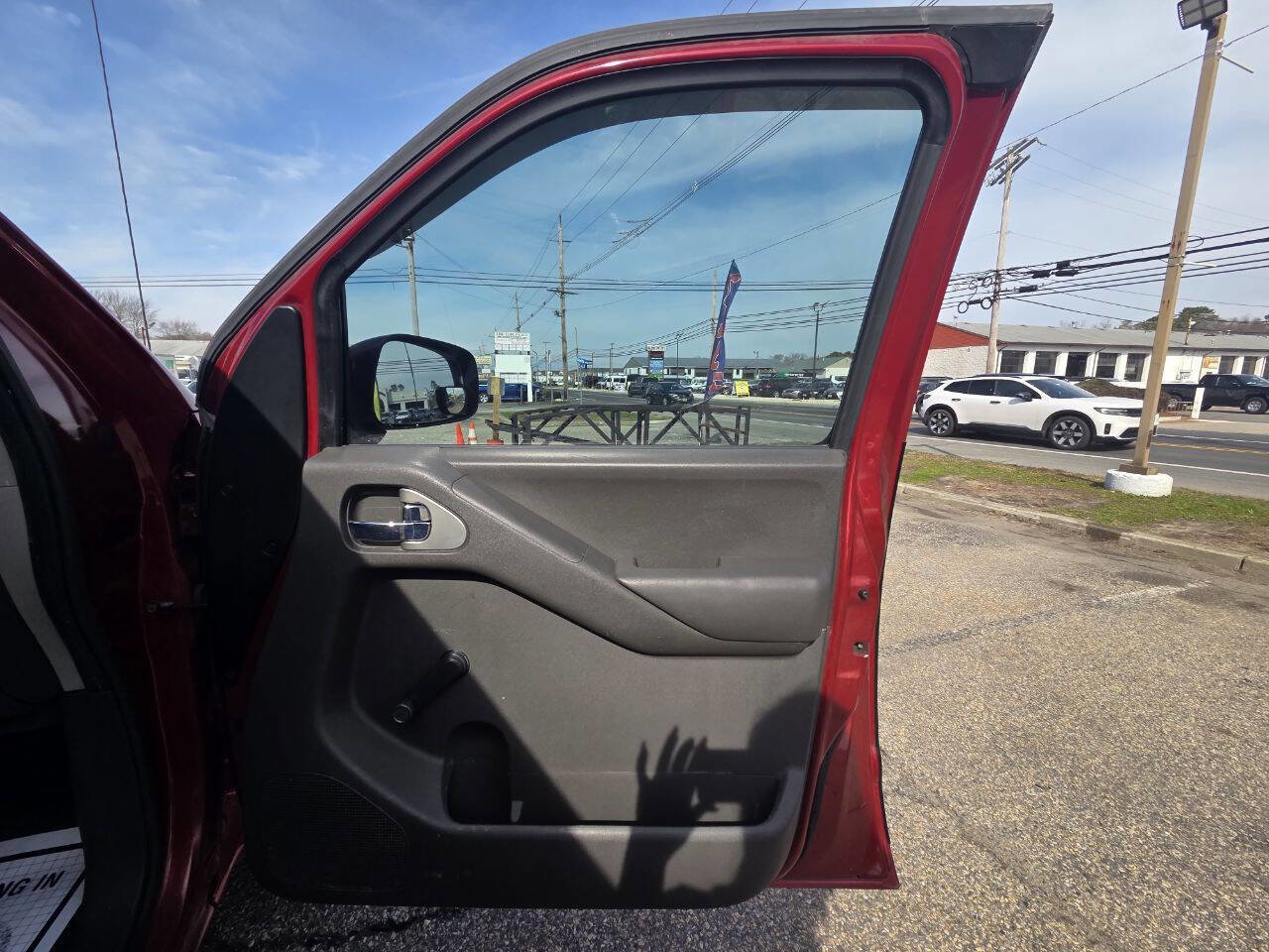 Used 2008 Nissan Frontier XE w/ XE Preferred Pkg image 13