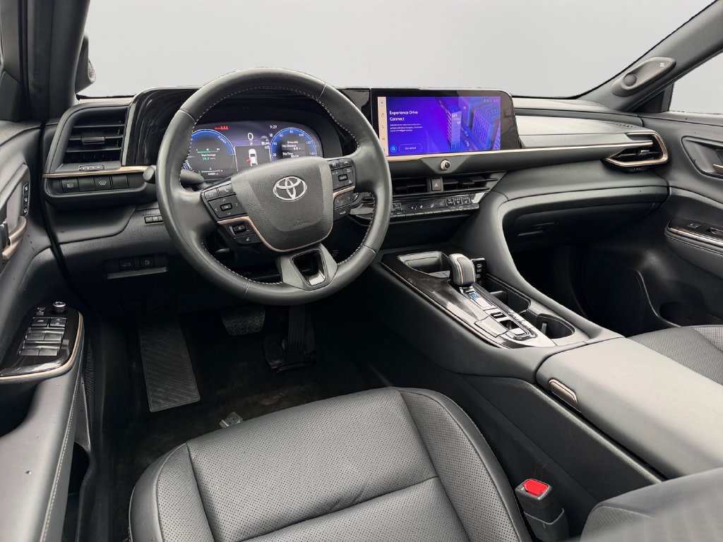 Used 2024 Toyota Crown AWD/4WD image 12