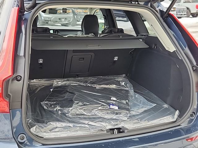Certified 2025 Volvo XC60 B5 Plus w/ Climate Package image 13