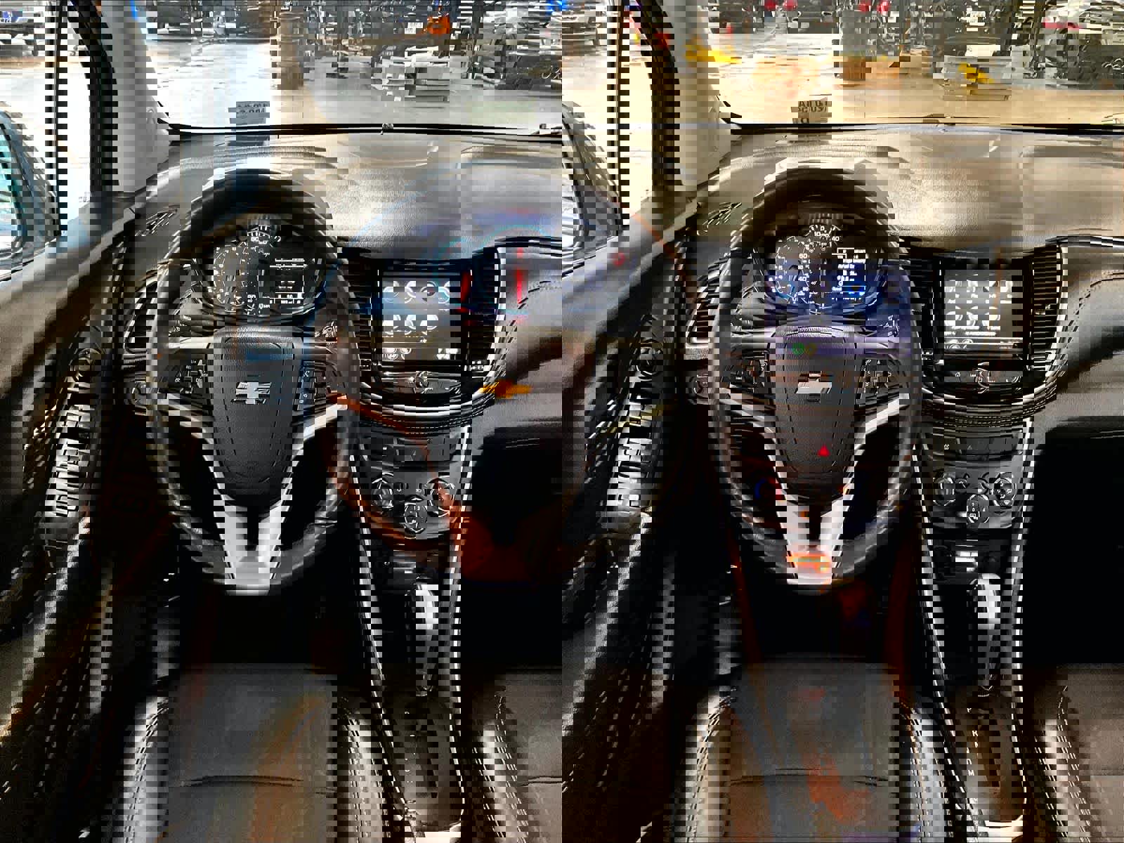 Used 2022 Chevrolet Trax LT w/ LT Convenience Package image 18