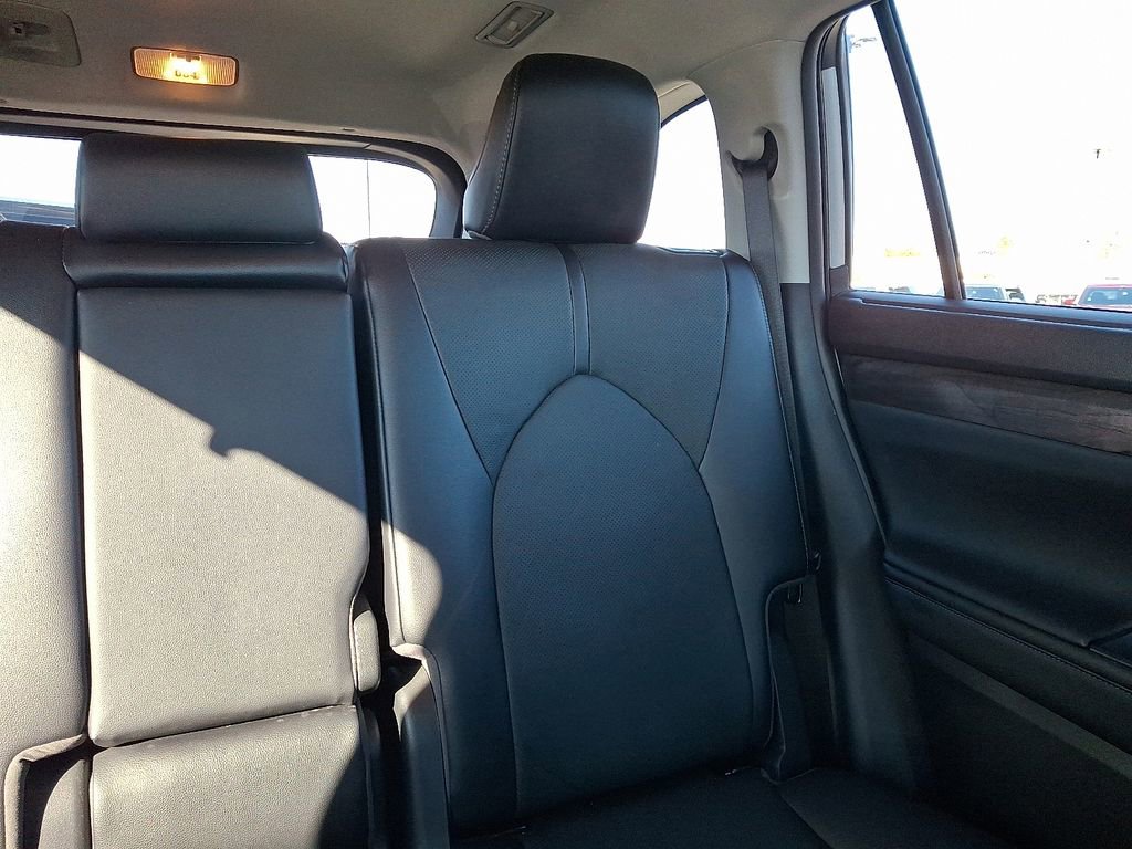 Used 2023 Toyota Highlander Limited image 21