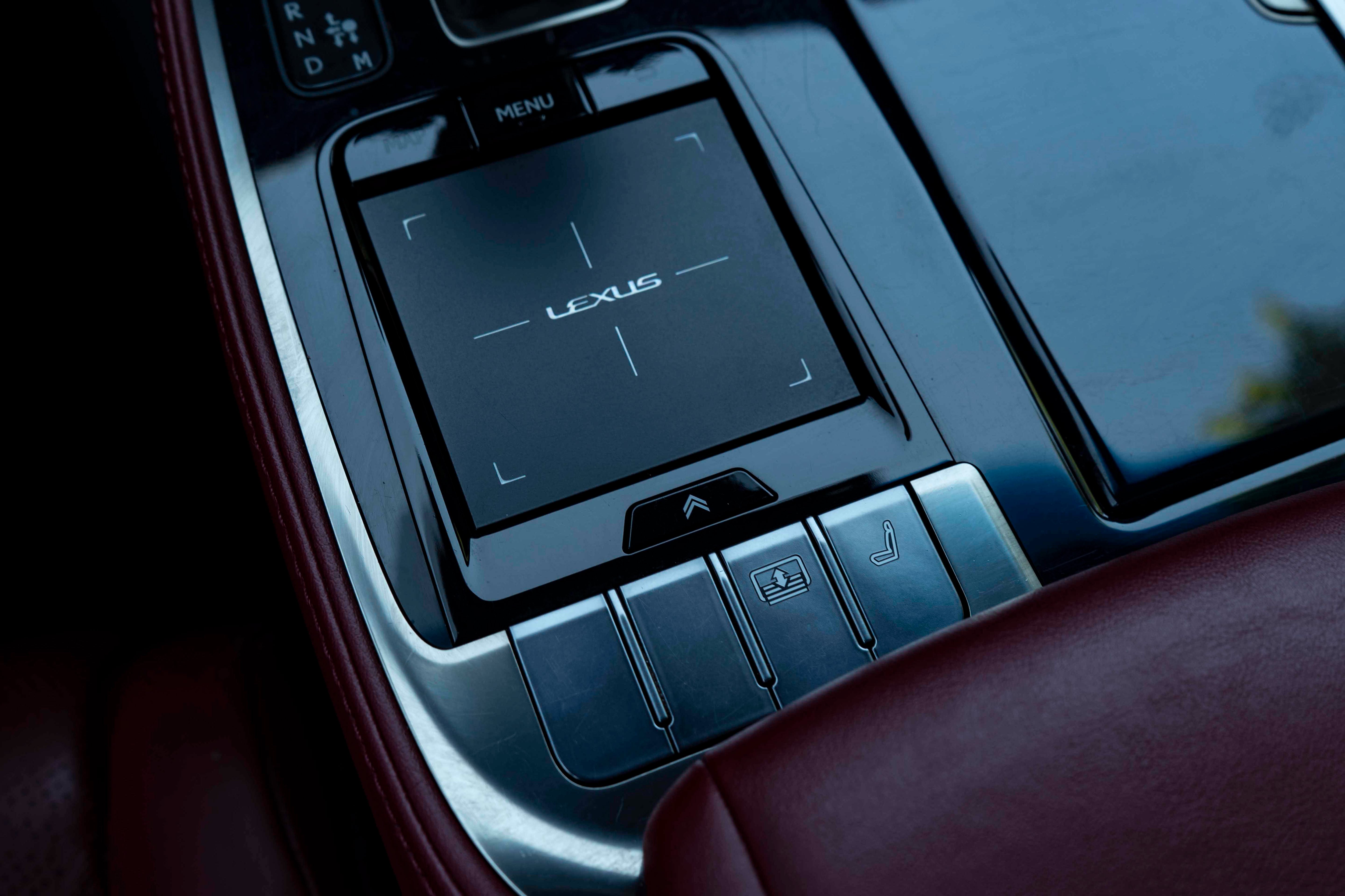 Used 2019 Lexus LS 500 F Sport w/ Accessory Package (Z2) AWD/4WD image 30