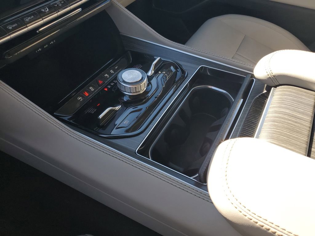 Used 2023 Jeep Wagoneer Series III w/ Preferred Equipment Group image 20