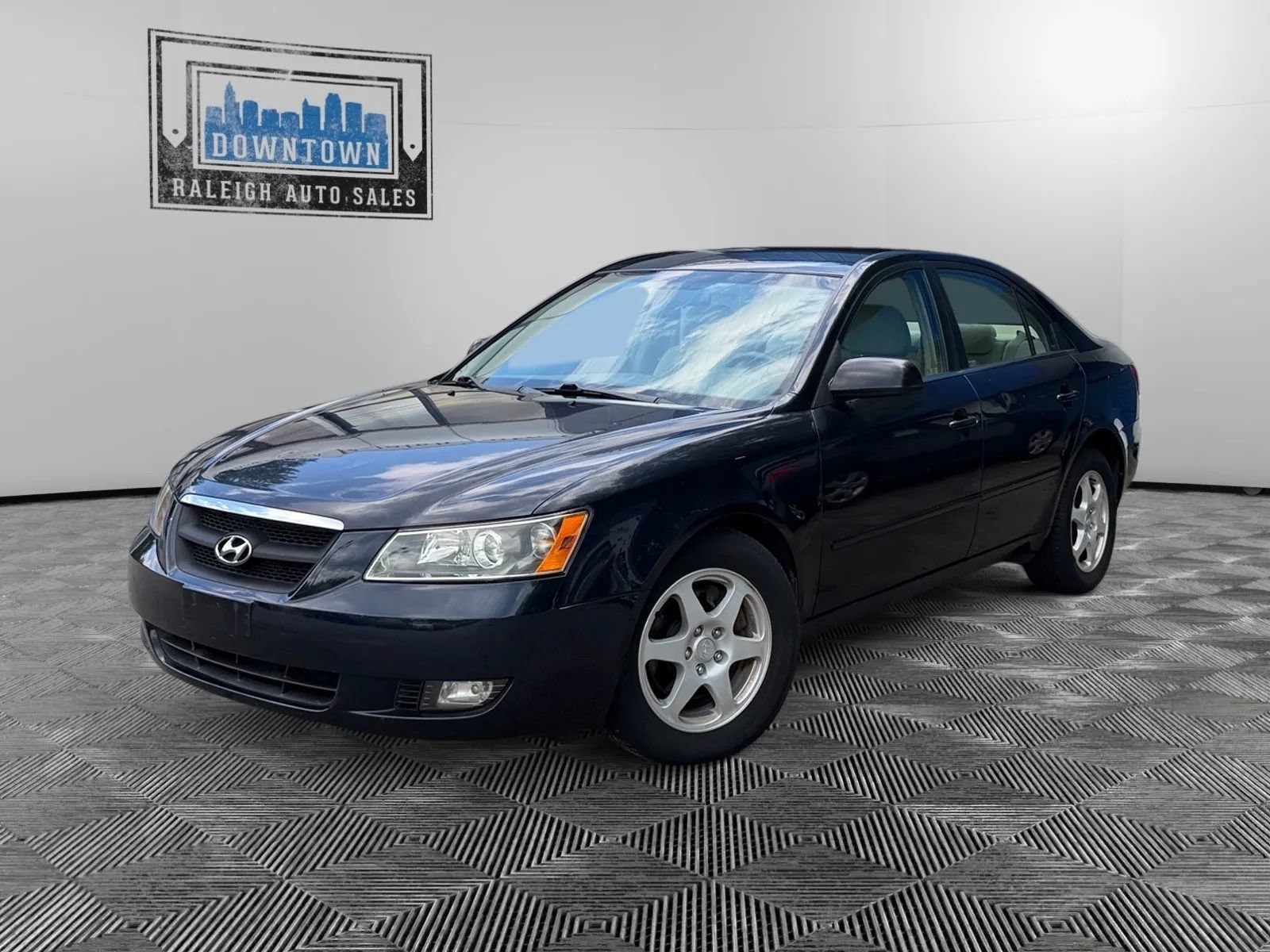 Used 2006 Hyundai Sonata LX FWD image 2