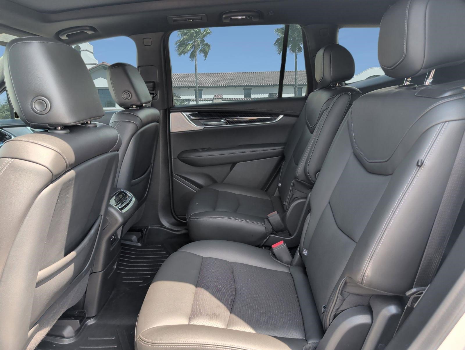 Used 2023 Cadillac XT6 Premium Luxury w/ Technology Package FWD image 25