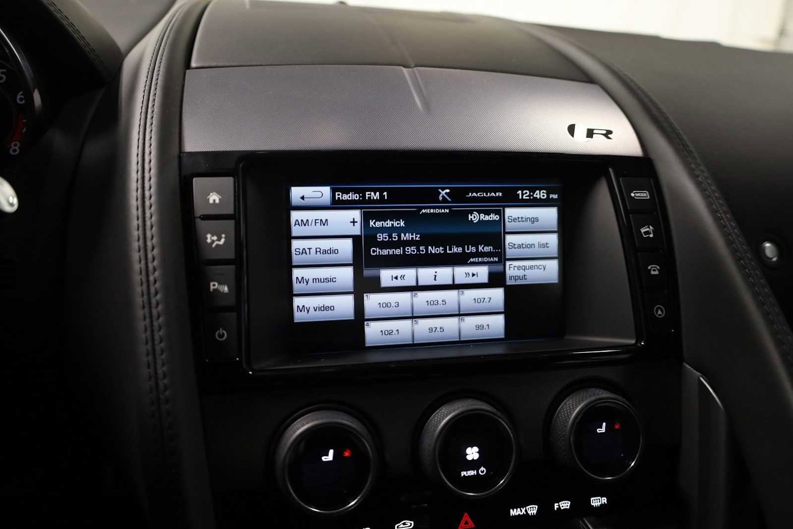 Used 2017 Jaguar F-TYPE R image 28