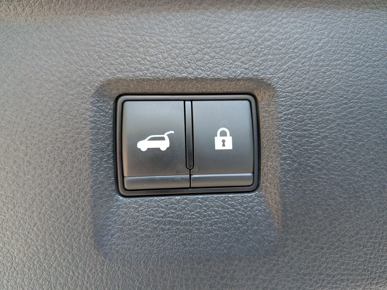 Used 2023 INFINITI QX60 Luxe w/ Cargo Package FWD image 35