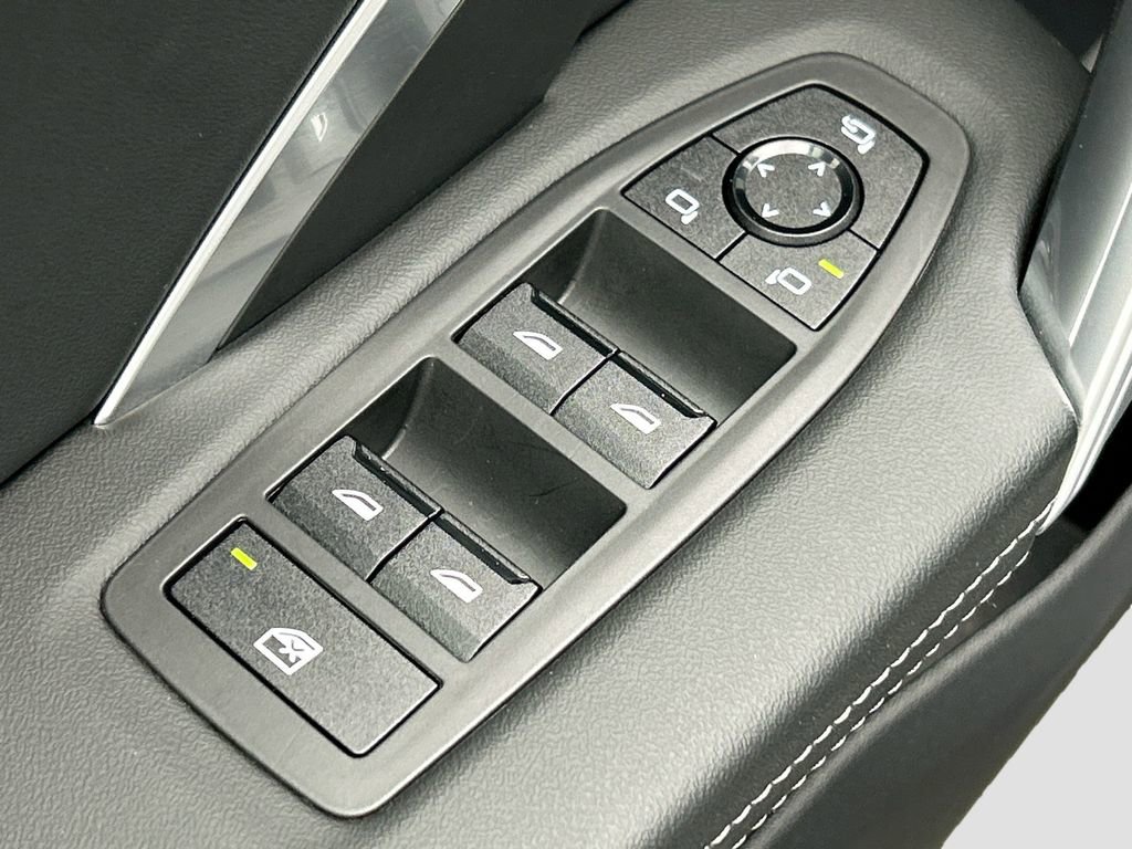 Certified 2025 BMW X1 xDrive28i w/ Premium Package image 21