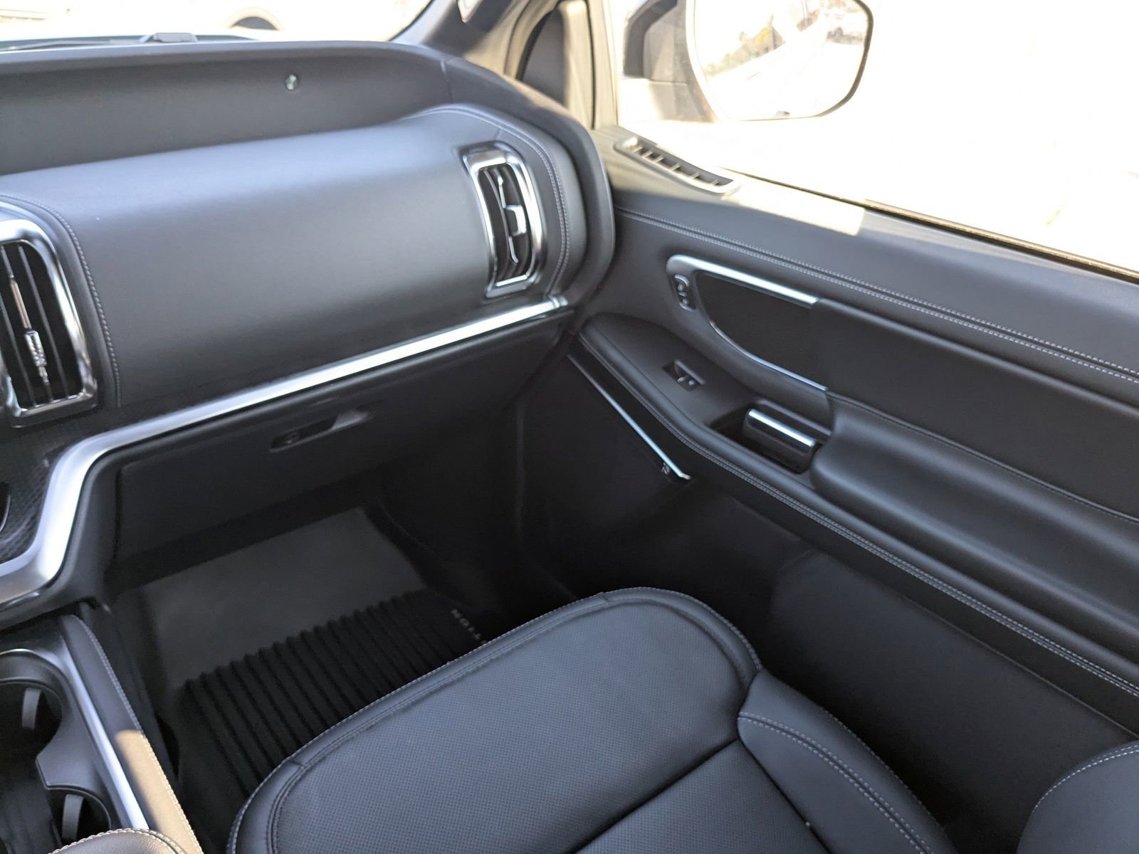 New 2025 Ford Expedition Max Platinum w/ Stealth Performance Package image 19