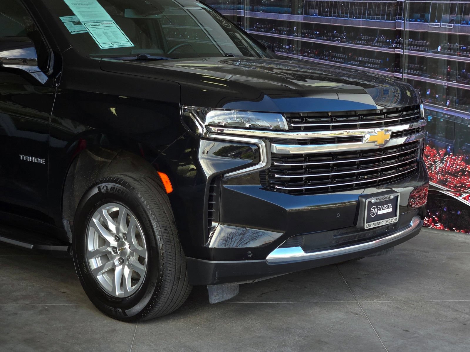 Used 2024 Chevrolet Tahoe LT RWD image 2