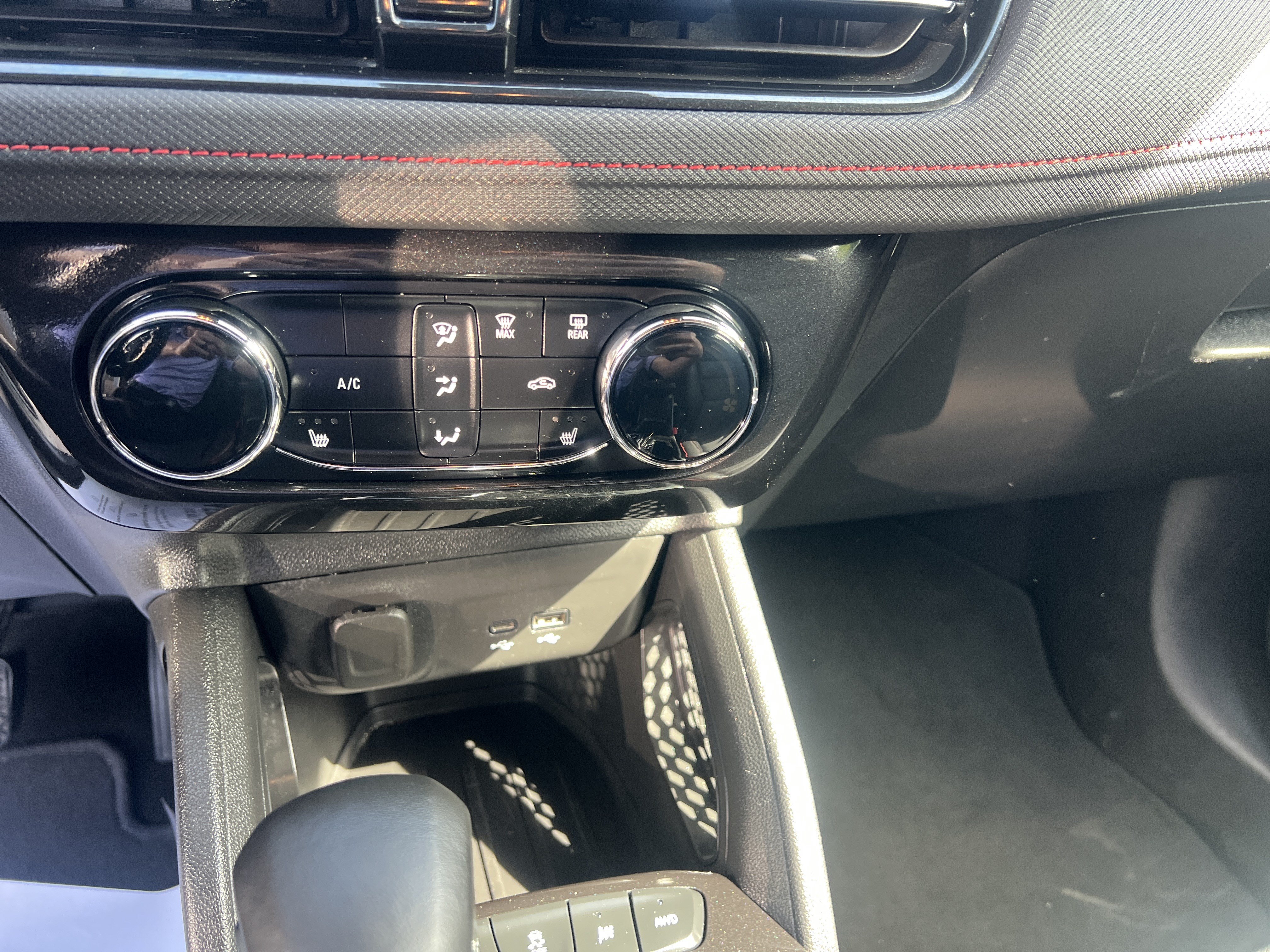 Used 2024 Chevrolet TrailBlazer RS AWD/4WD image 8