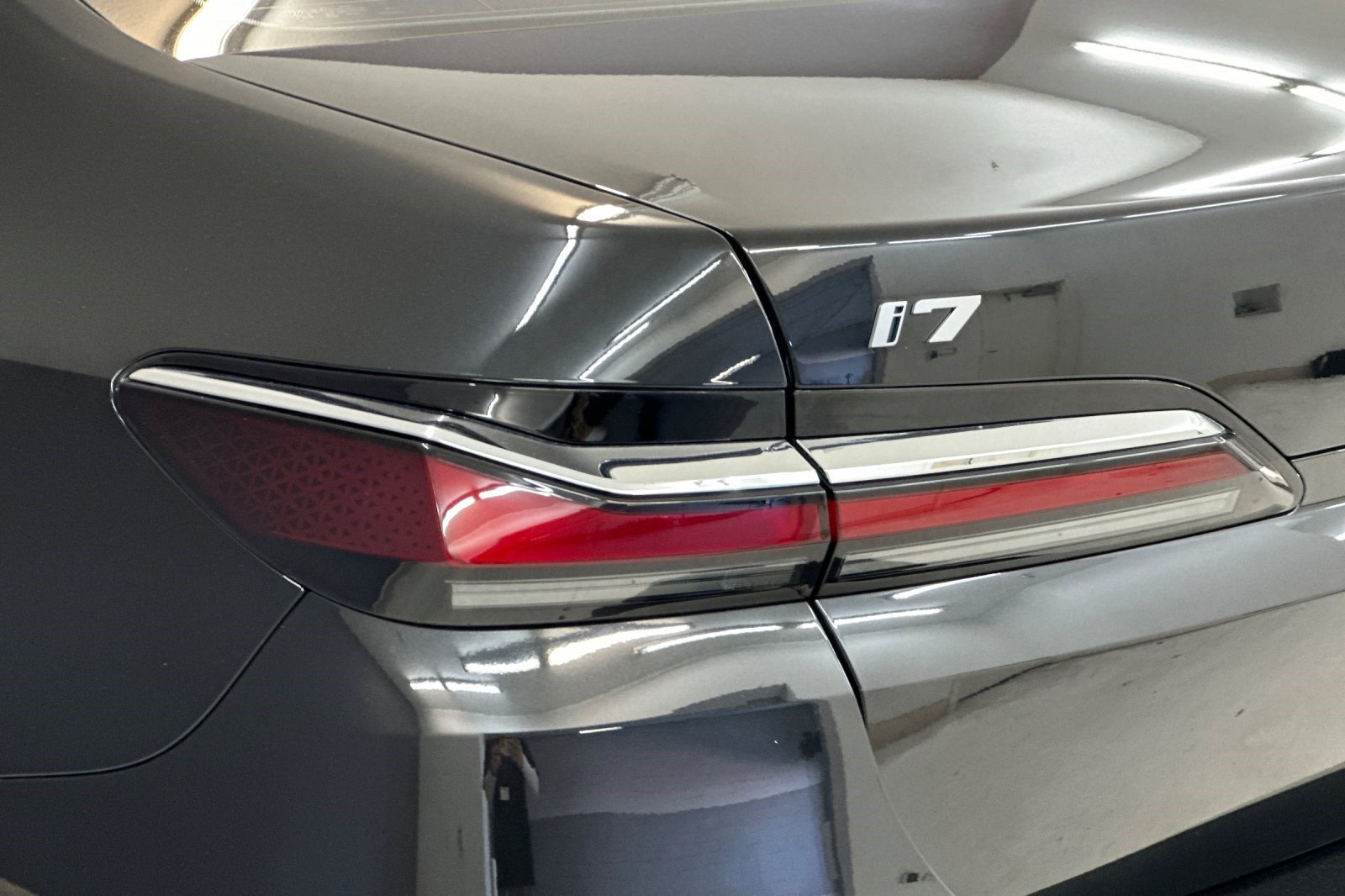 Certified 2023 BMW i7 xDrive60 w/ Executive Package 2 AWD/4WD image 12