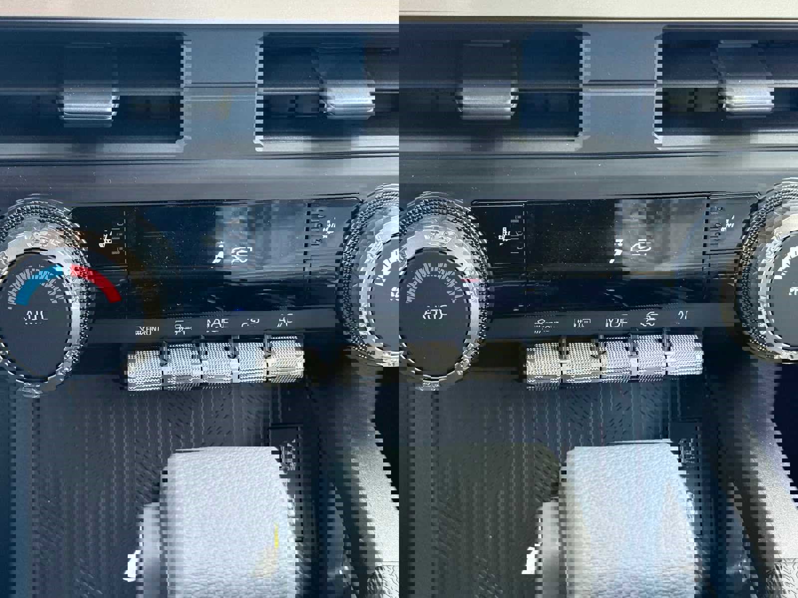 New 2025 Toyota Tacoma TRD Off-Road image 15